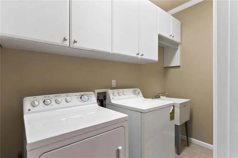 10421 Park Walk Point Johns Creek, GA 30022