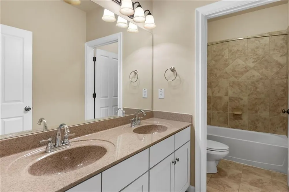 10421 Park Walk Point Johns Creek, GA 30022
