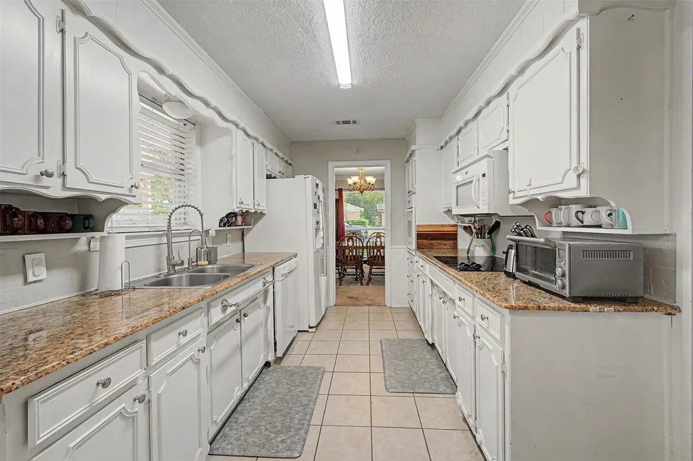 2009 Cliffside Drive Edgecliff Village, TX 76134