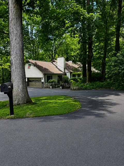Oakwood Ln