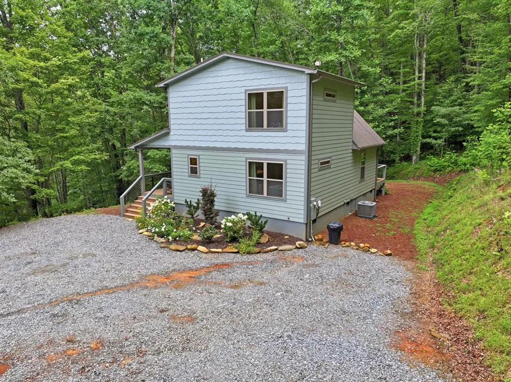 Lower Creek Crossing Bryson City, NC 28713
