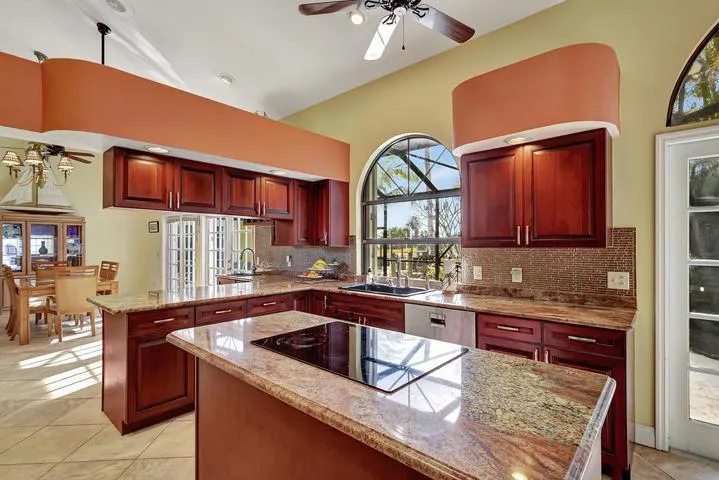 137 Queens Road Fort Pierce, FL 34949