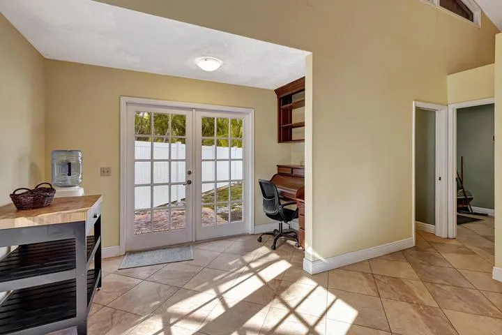 137 Queens Road Fort Pierce, FL 34949