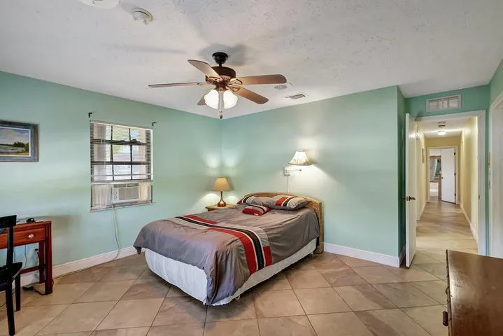 137 Queens Road Fort Pierce, FL 34949