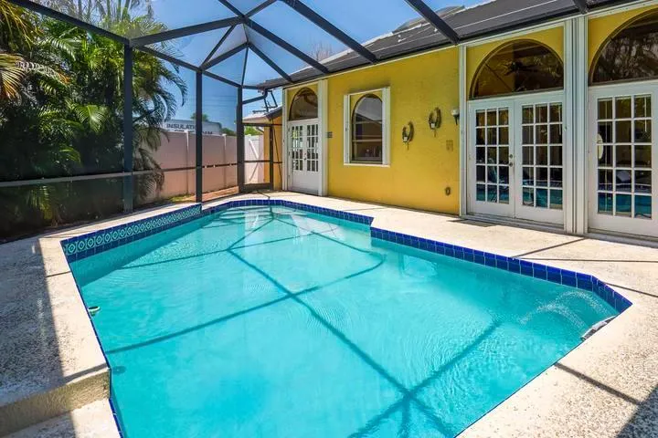 137 Queens Road Fort Pierce, FL 34949