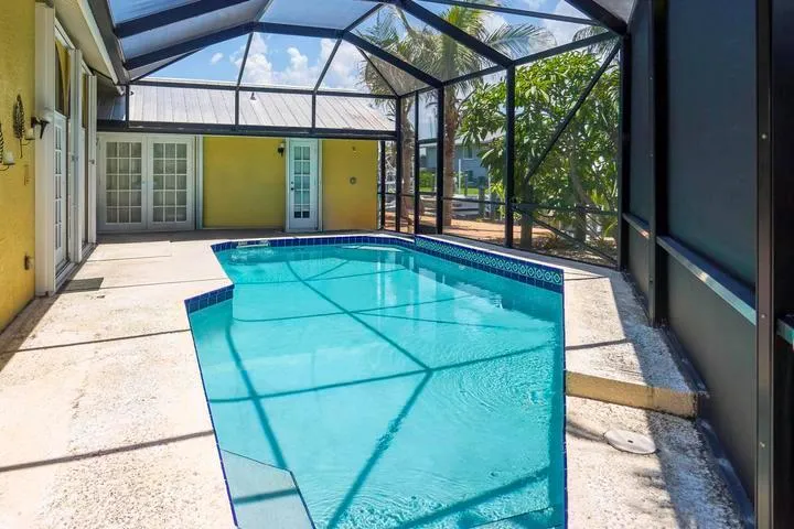 137 Queens Road Fort Pierce, FL 34949