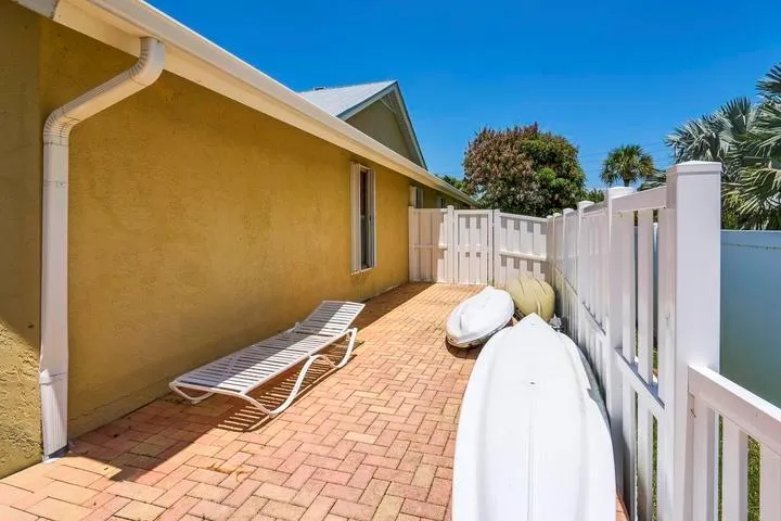 137 Queens Road Fort Pierce, FL 34949
