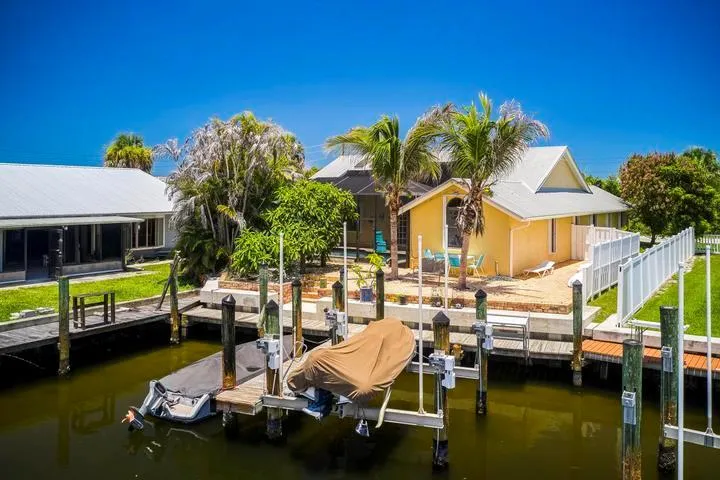137 Queens Road Fort Pierce, FL 34949