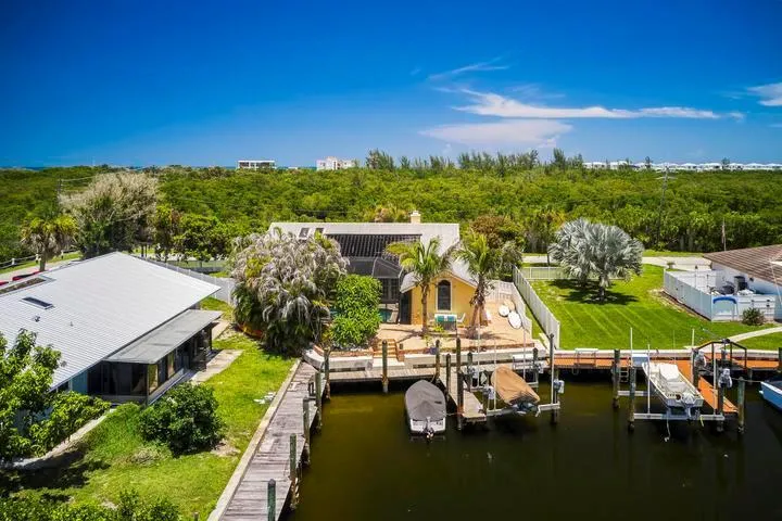 137 Queens Road Fort Pierce, FL 34949