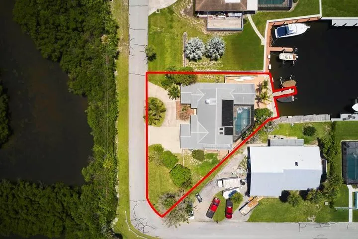 137 Queens Road Fort Pierce, FL 34949