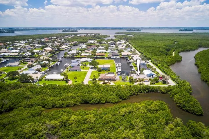 137 Queens Road Fort Pierce, FL 34949