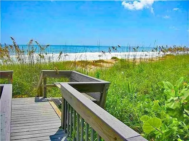 137 Queens Road Fort Pierce, FL 34949