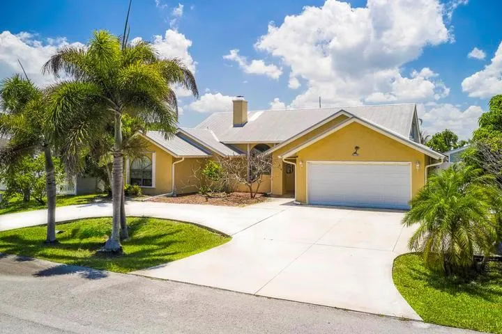 137 Queens Road Fort Pierce, FL 34949