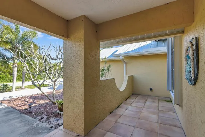 137 Queens Road Fort Pierce, FL 34949