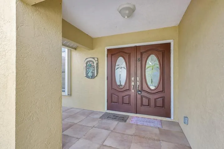 137 Queens Road Fort Pierce, FL 34949
