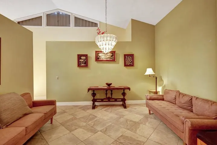 137 Queens Road Fort Pierce, FL 34949