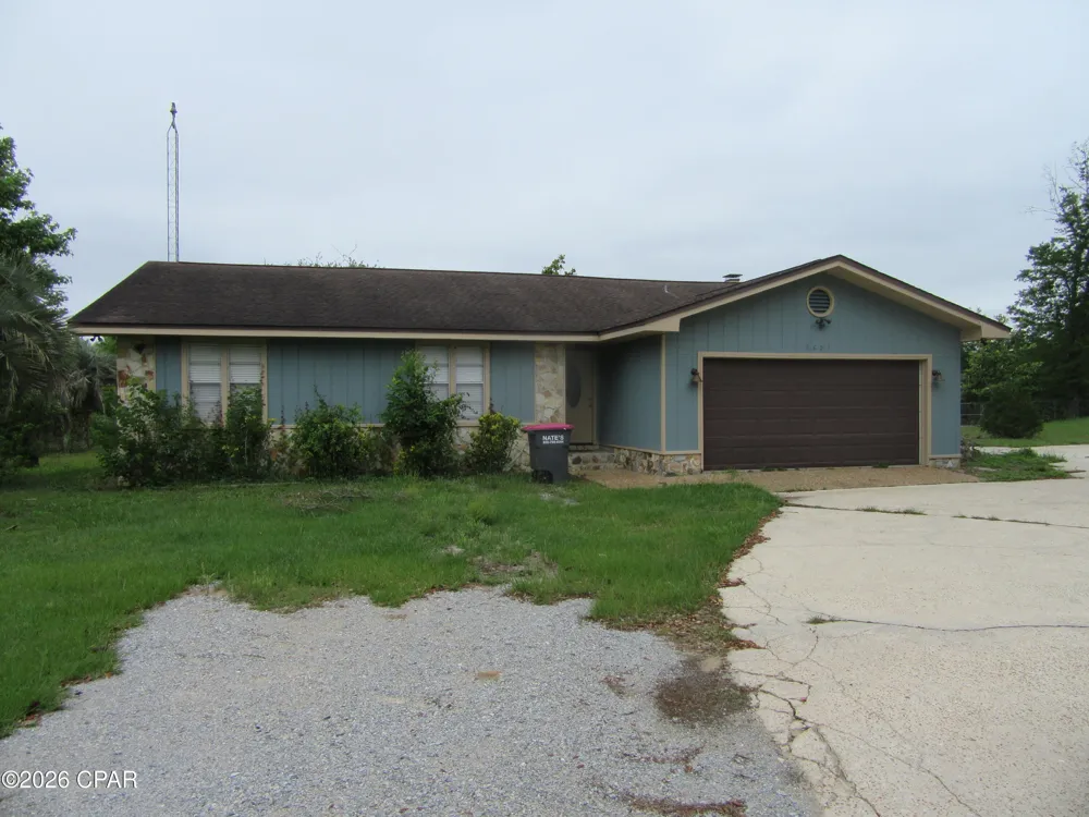 8629 Deerpoint Drive Youngstown, FL 32466