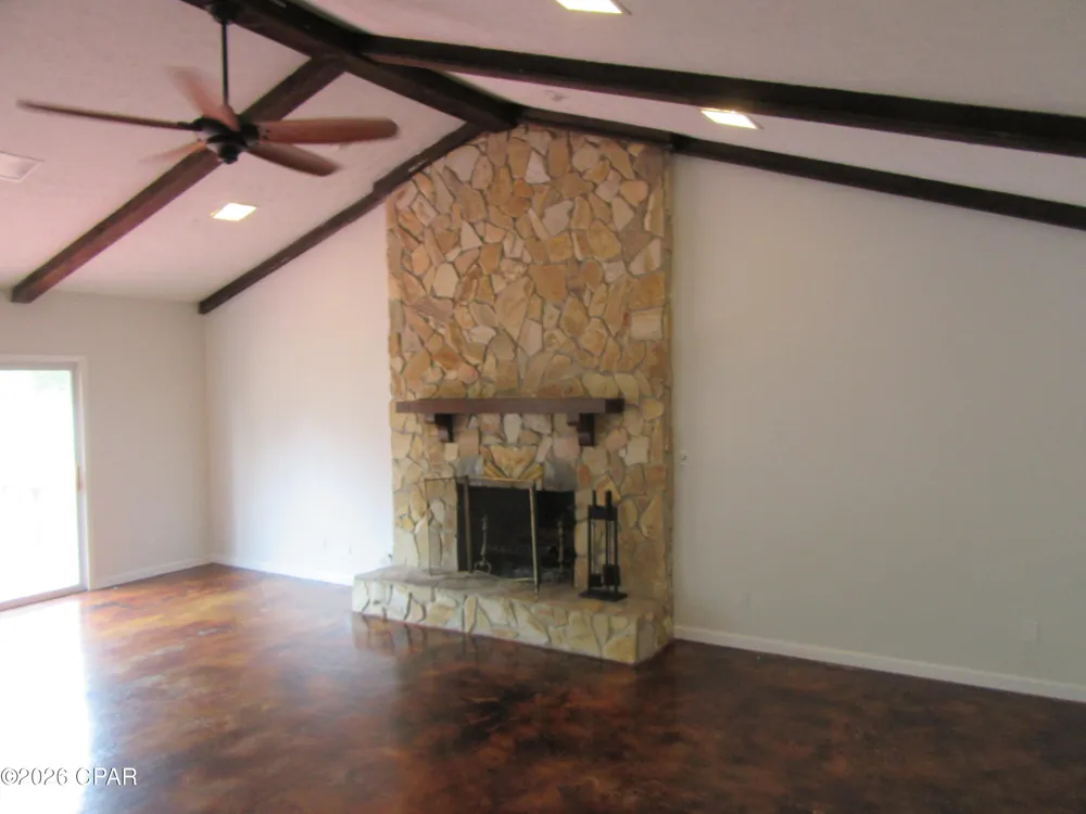 8629 Deerpoint Drive Youngstown, FL 32466