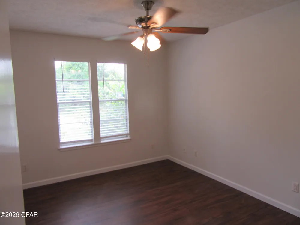 8629 Deerpoint Drive Youngstown, FL 32466