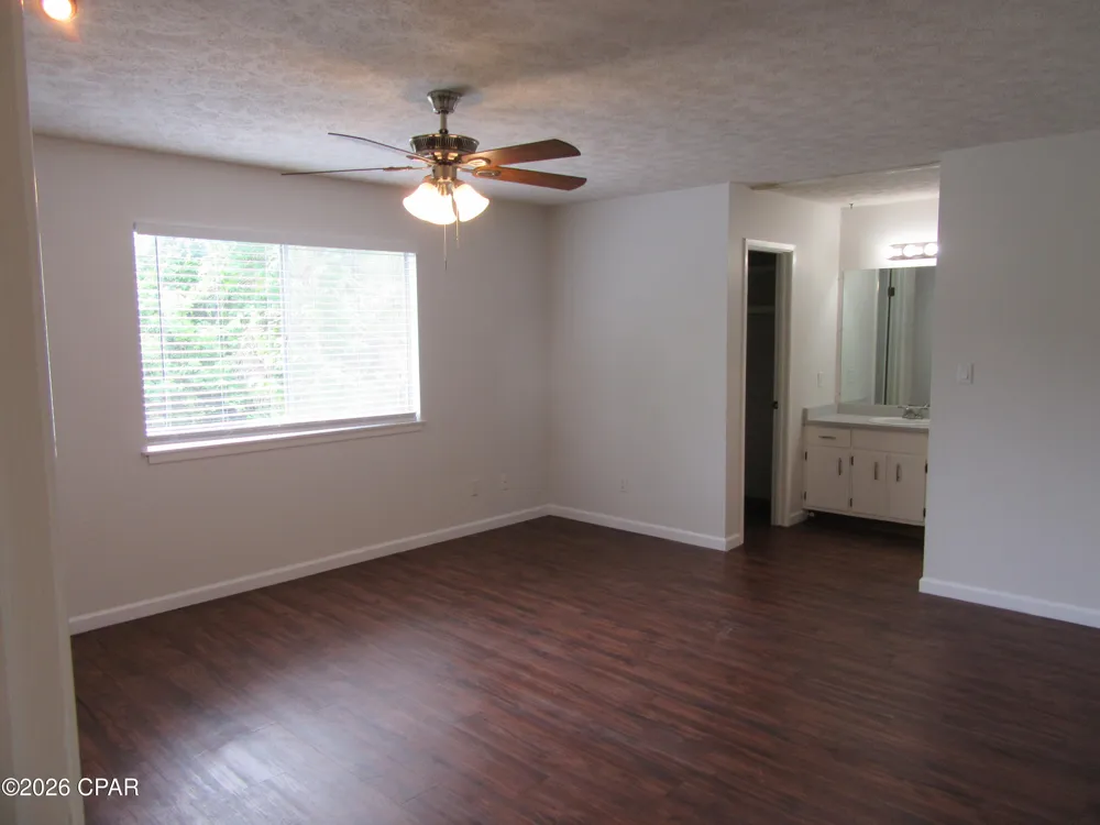 8629 Deerpoint Drive Youngstown, FL 32466