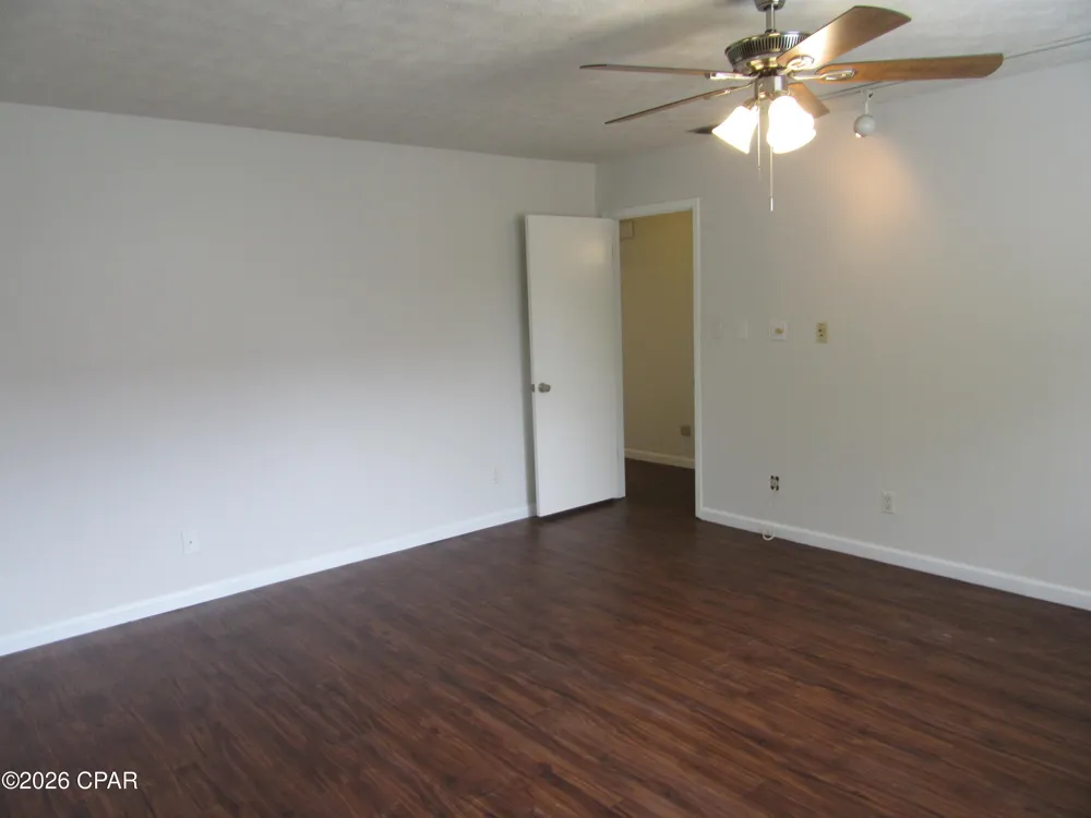 8629 Deerpoint Drive Youngstown, FL 32466