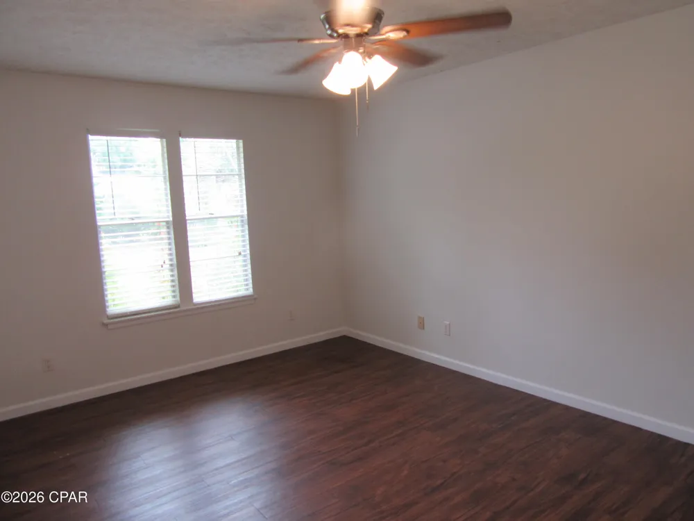 8629 Deerpoint Drive Youngstown, FL 32466