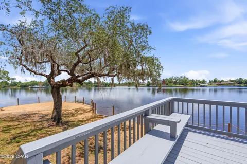 2718 Country Club Drive