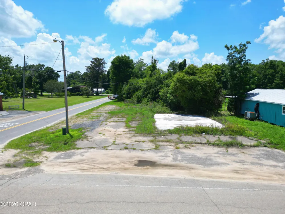 10348 NW Main Street Bristol, FL 32321