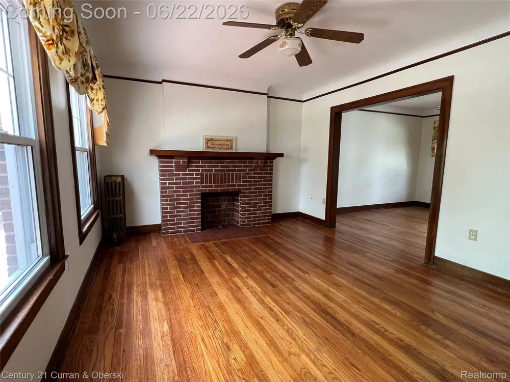 21507 Edna Street Dearborn City, MI 48124