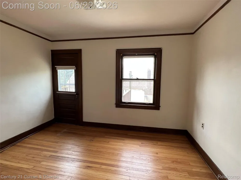21507 Edna Street Dearborn City, MI 48124