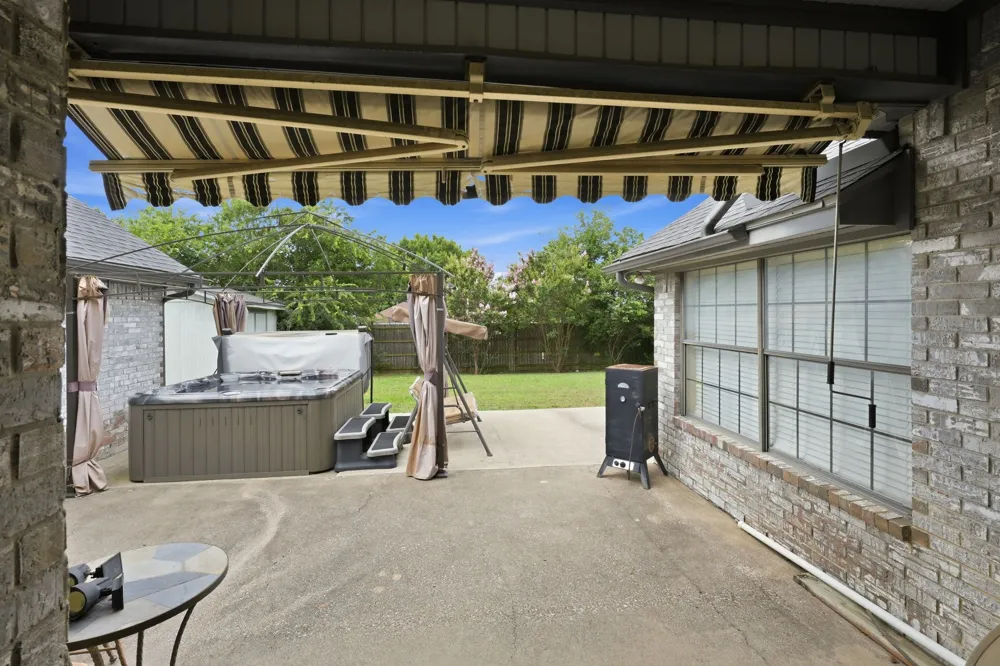 7600 Chapman Drive North Richland Hills, TX 76182