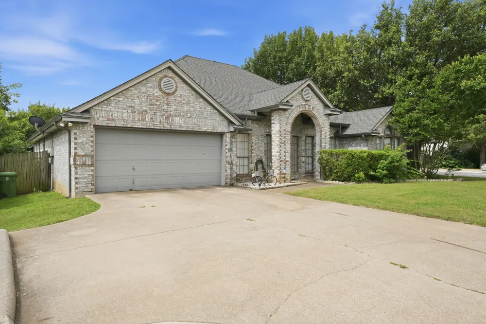 7600 Chapman Drive North Richland Hills, TX 76182
