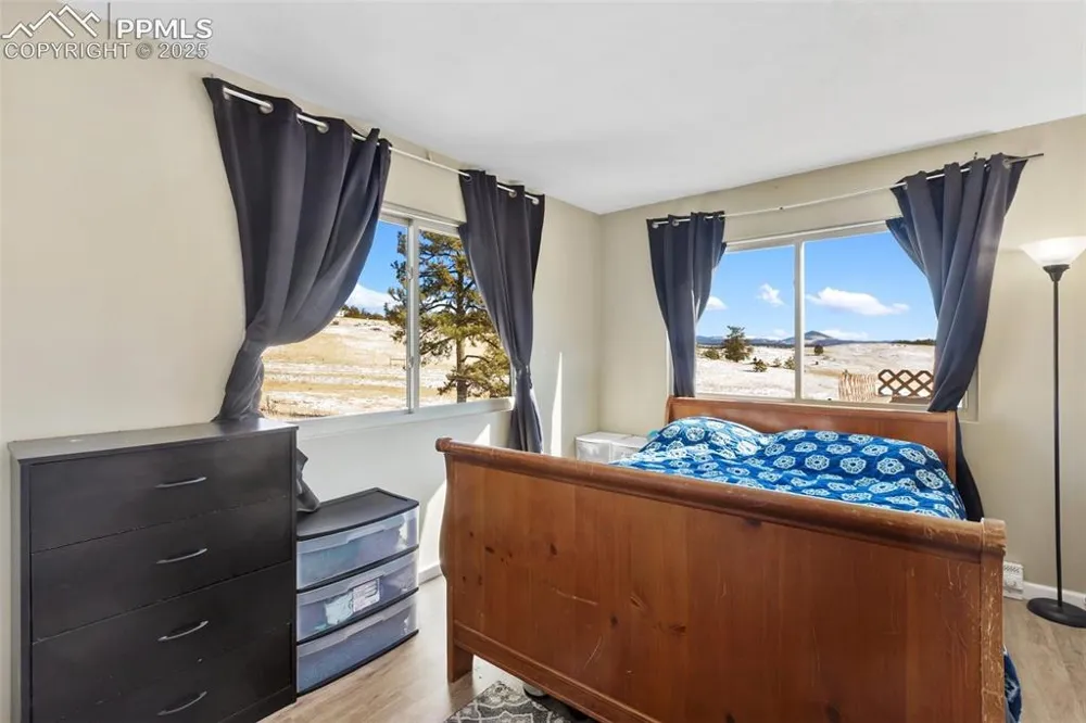 11 Valley Circle Guffey, CO 80820