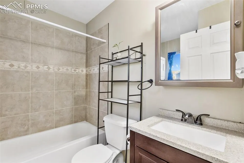 11 Valley Circle Guffey, CO 80820