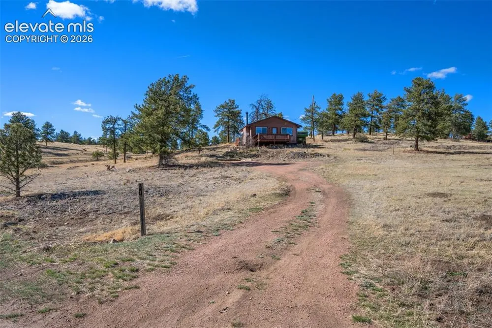 11 Valley Circle Guffey, CO 80820