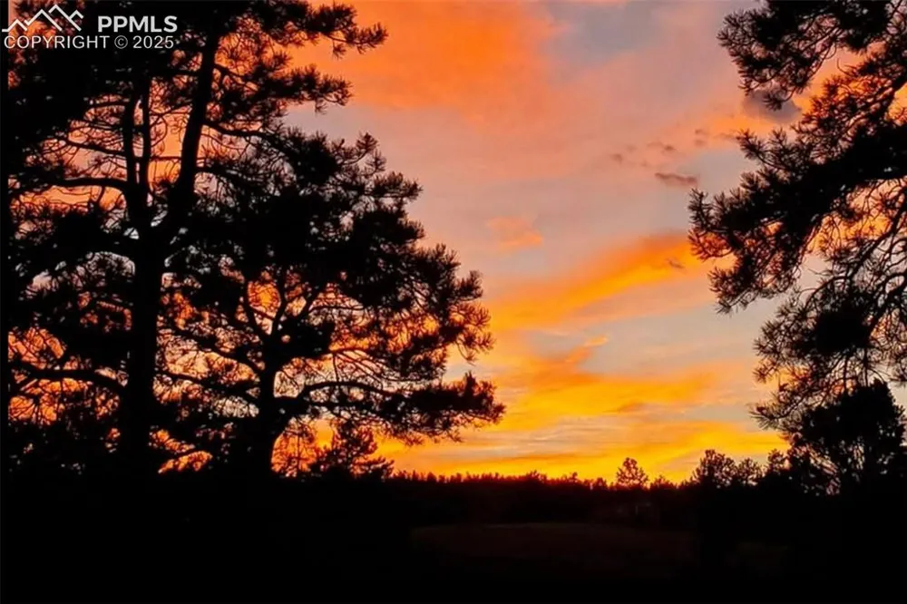 11 Valley Circle Guffey, CO 80820