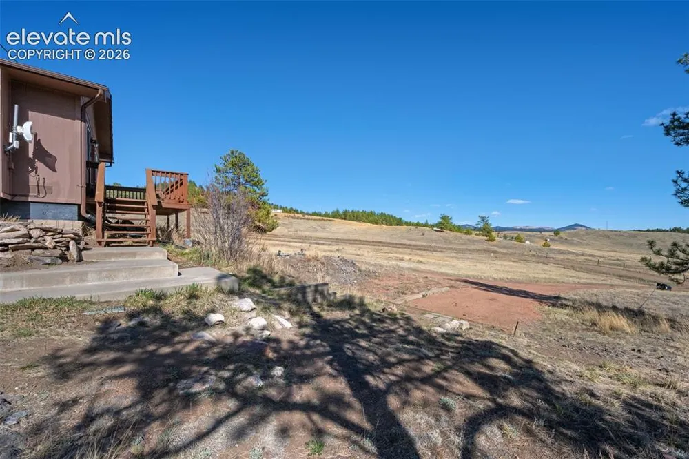 11 Valley Circle Guffey, CO 80820