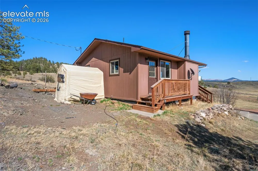 11 Valley Circle Guffey, CO 80820