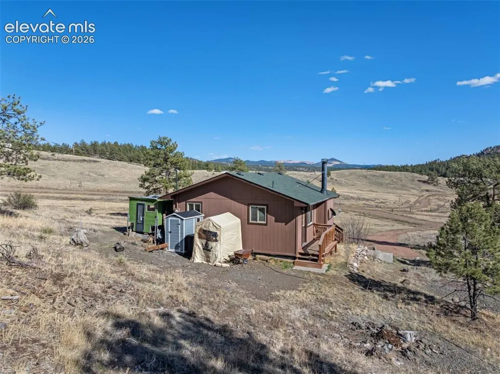 11 Valley Circle Guffey, CO 80820