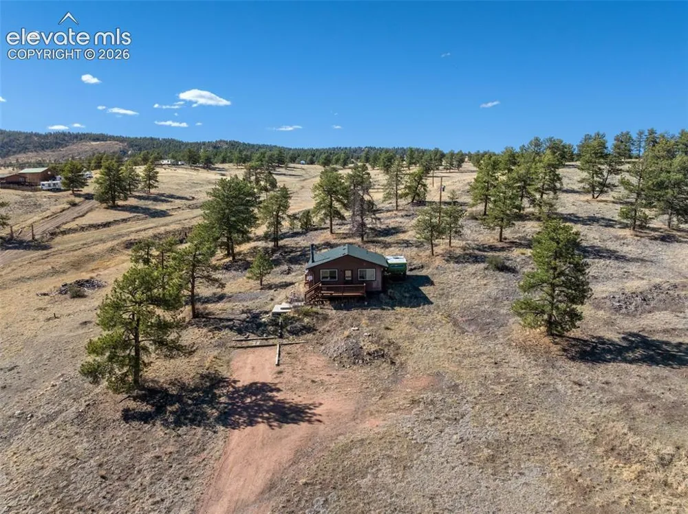 11 Valley Circle Guffey, CO 80820