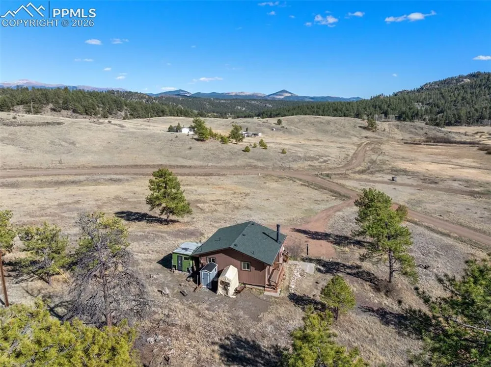 11 Valley Circle Guffey, CO 80820