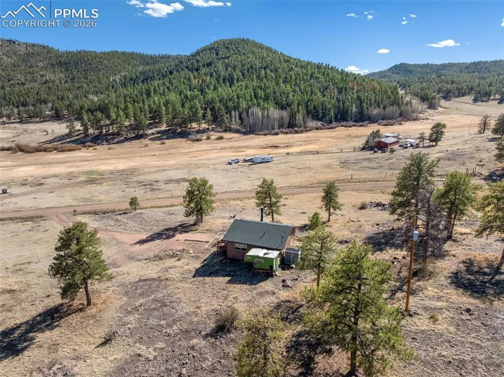 11 Valley Circle Guffey, CO 80820