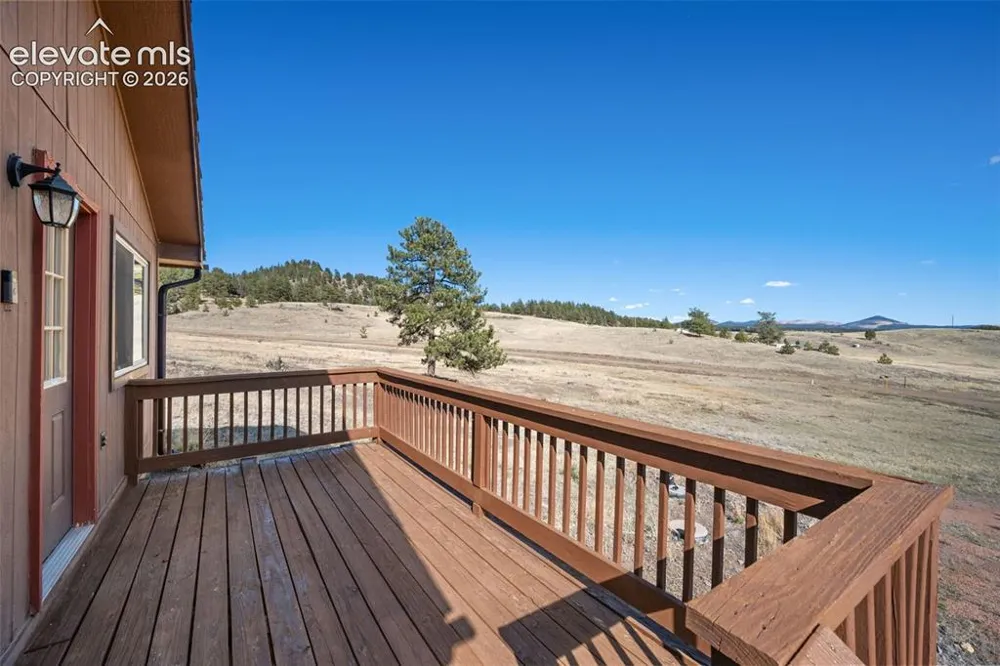 11 Valley Circle Guffey, CO 80820