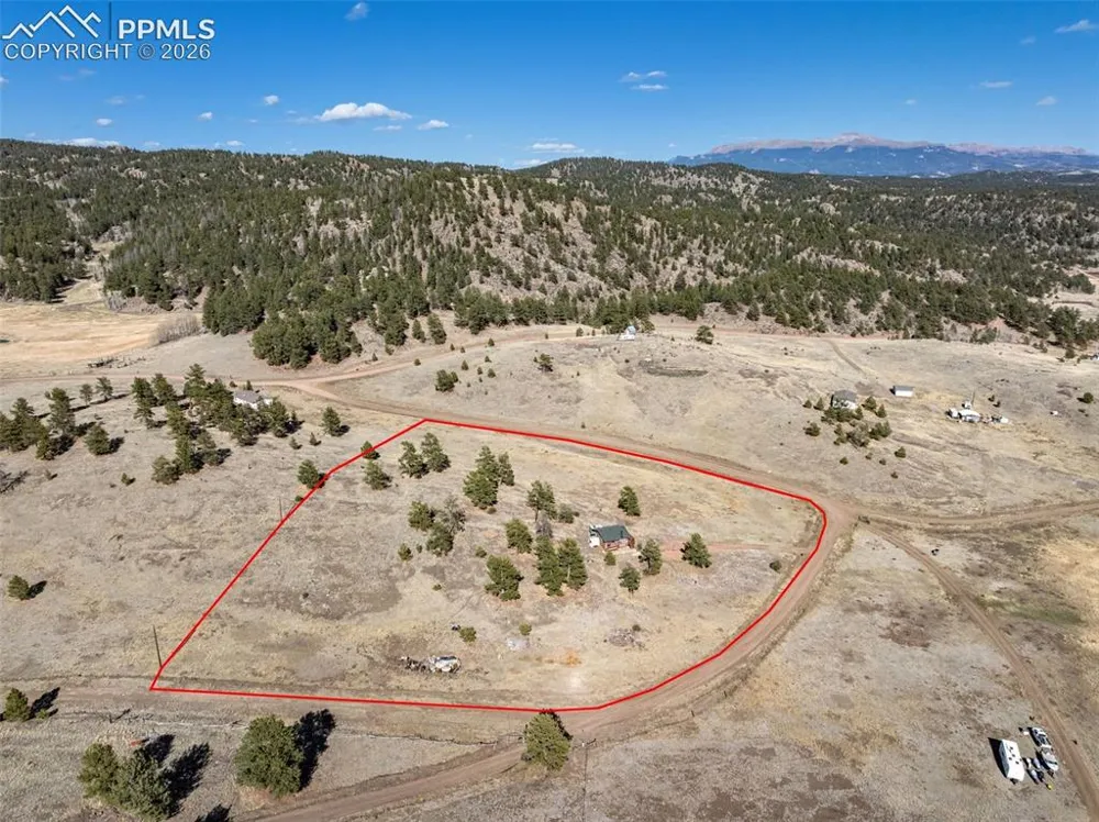 11 Valley Circle Guffey, CO 80820