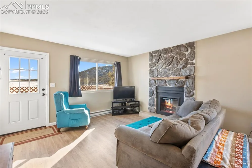 11 Valley Circle Guffey, CO 80820
