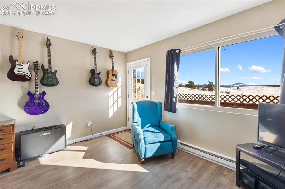 11 Valley Circle Guffey, CO 80820