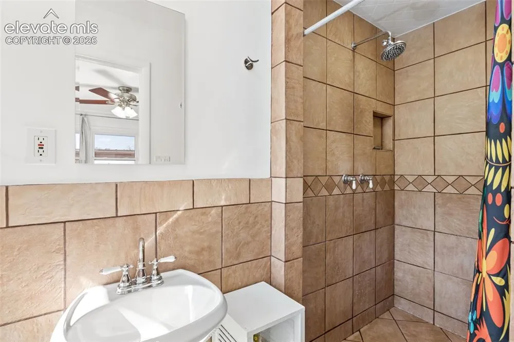 207 Beckers Lane Manitou Springs, CO 80829