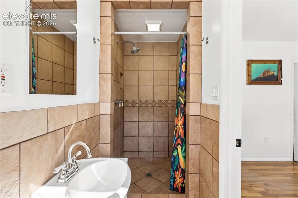 207 Beckers Lane Manitou Springs, CO 80829