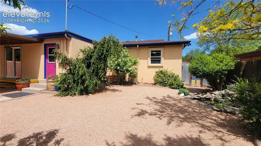 207 Beckers Lane Manitou Springs, CO 80829
