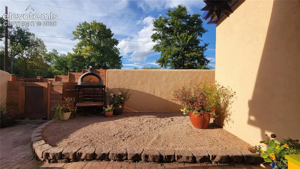 207 Beckers Lane Manitou Springs, CO 80829